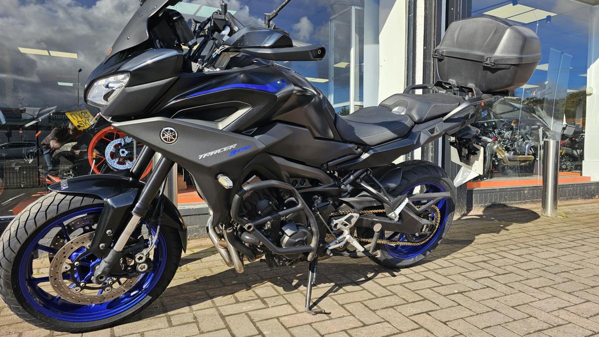 YAMAHA TRACER 900