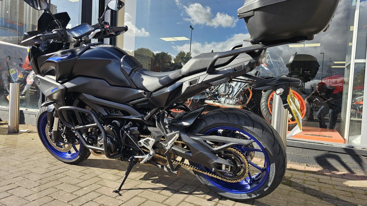 
								YAMAHA TRACER 900 full									
