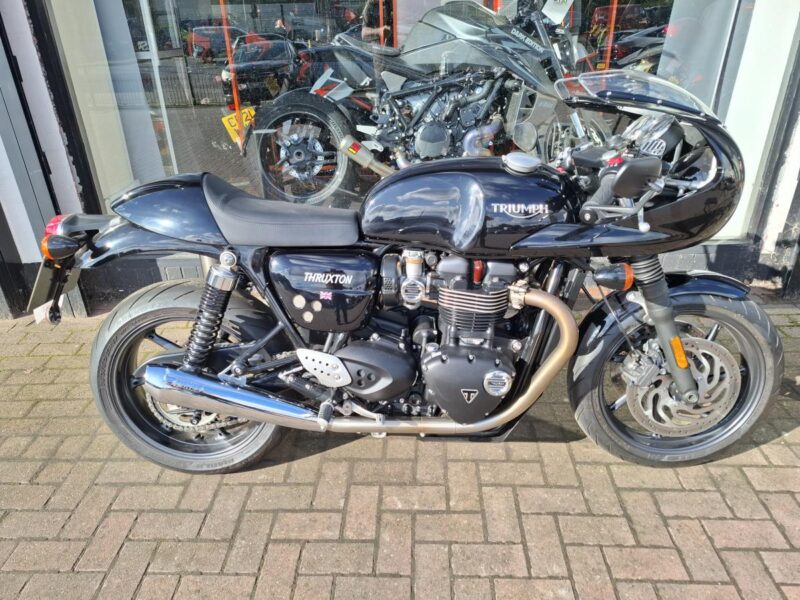 TRIUMPH THRUXTON 1200