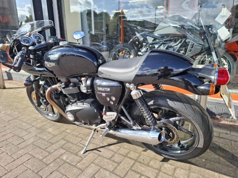 TRIUMPH THRUXTON 1200