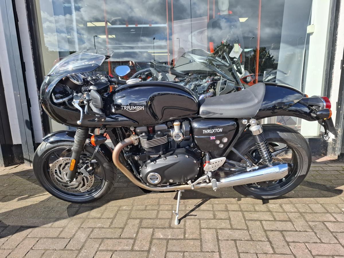 
								TRIUMPH THRUXTON 1200 full									