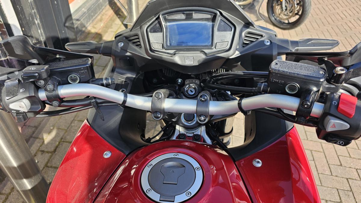 
								HONDA VFR 800 X-F full									