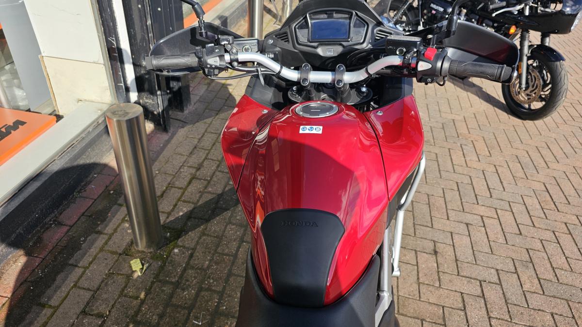 
								HONDA VFR 800 X-F full									