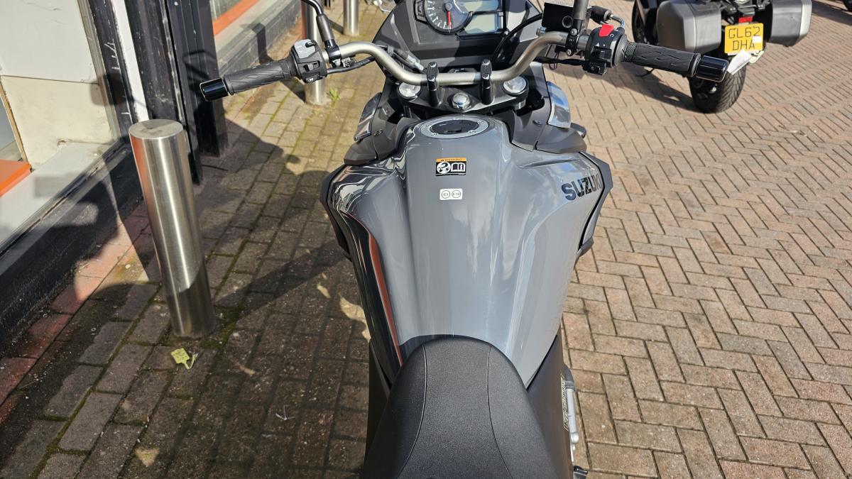 
								SUZUKI DL 650 AM4 full									