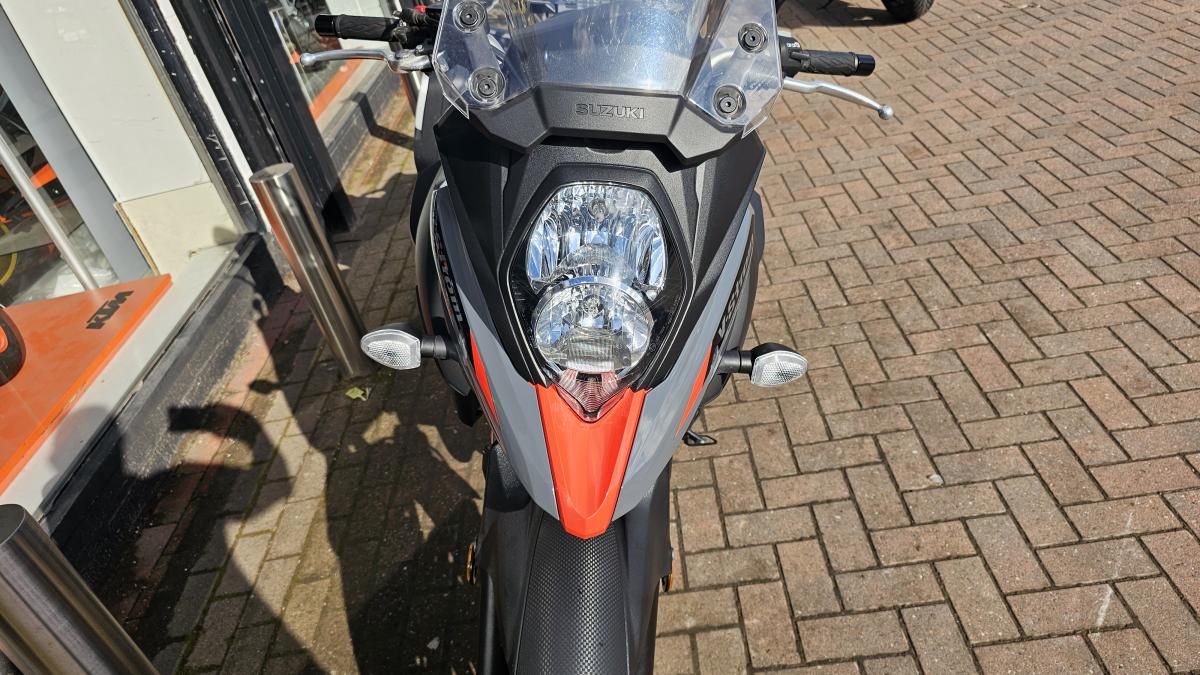 
								SUZUKI DL 650 AM4 full									