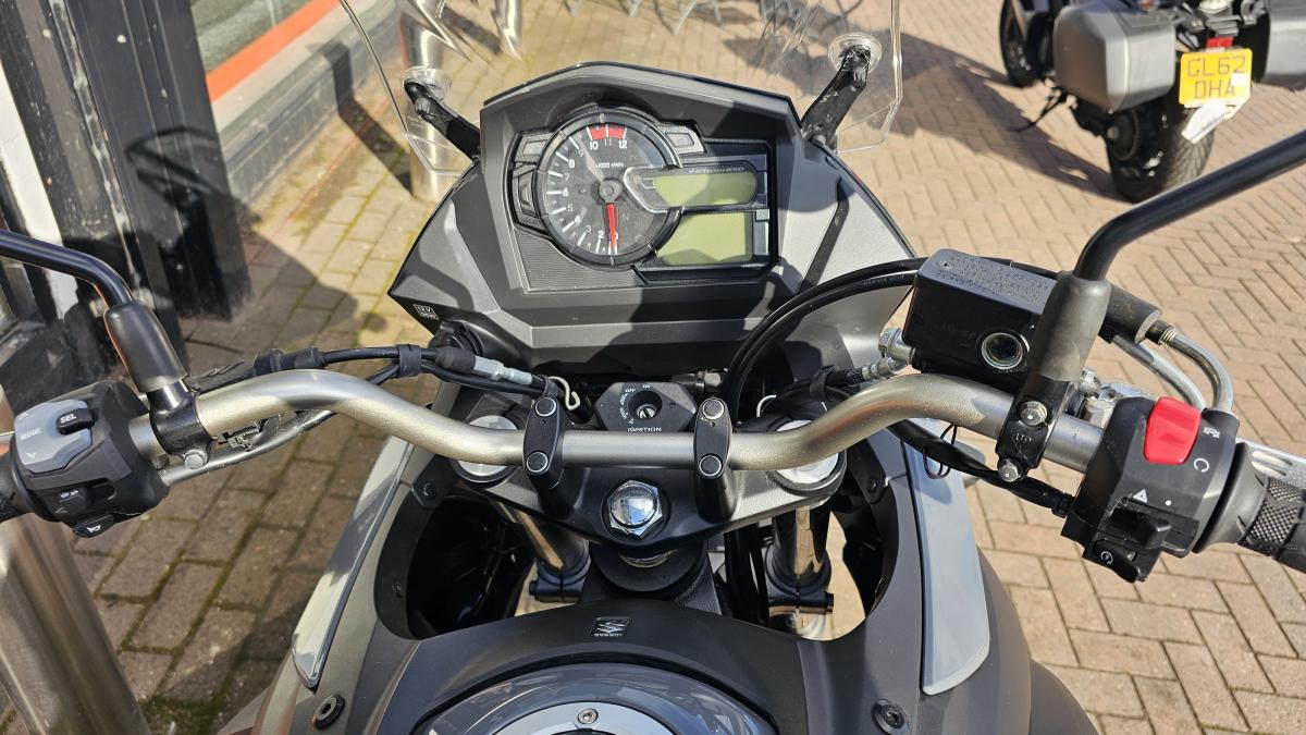 
								SUZUKI DL 650 AM4 full									