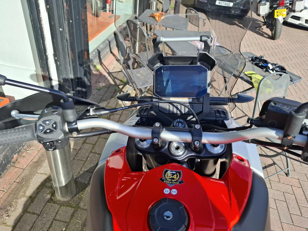 
								APRILIA TUAREG 660 full									