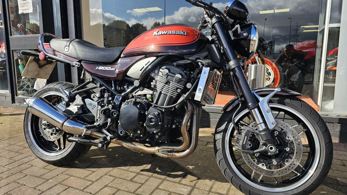 KAWASAKI ZR 900 CKFB