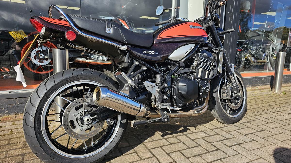 KAWASAKI ZR 900 CKFB