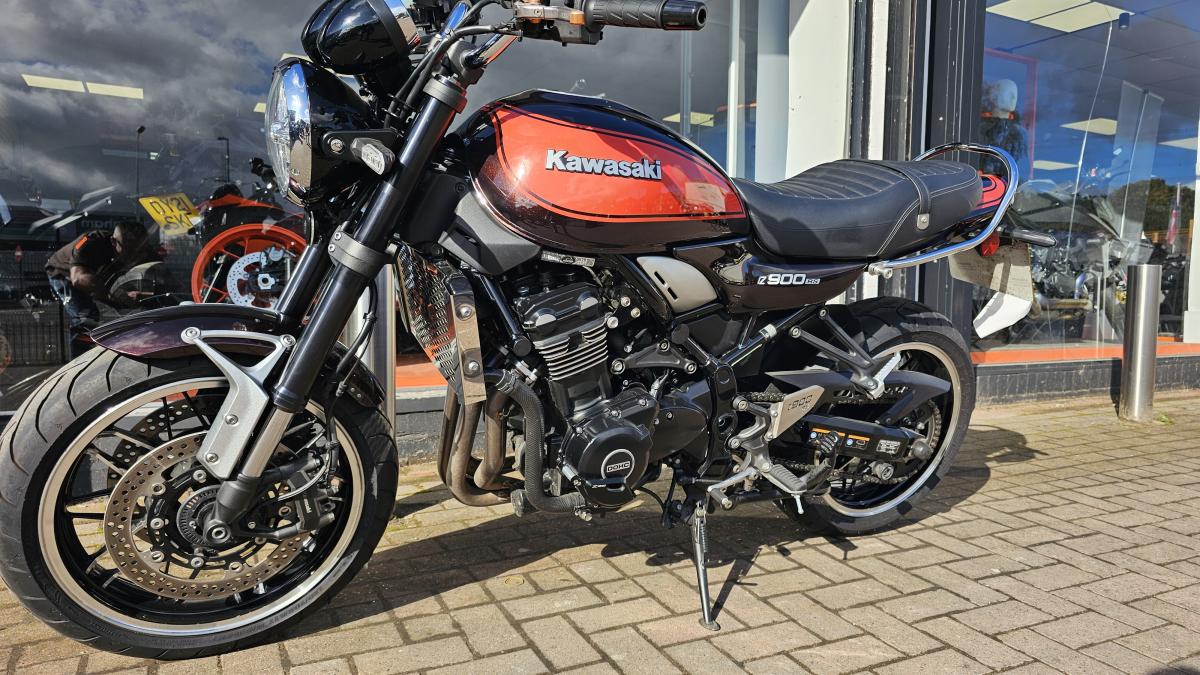 KAWASAKI ZR 900 CKFB