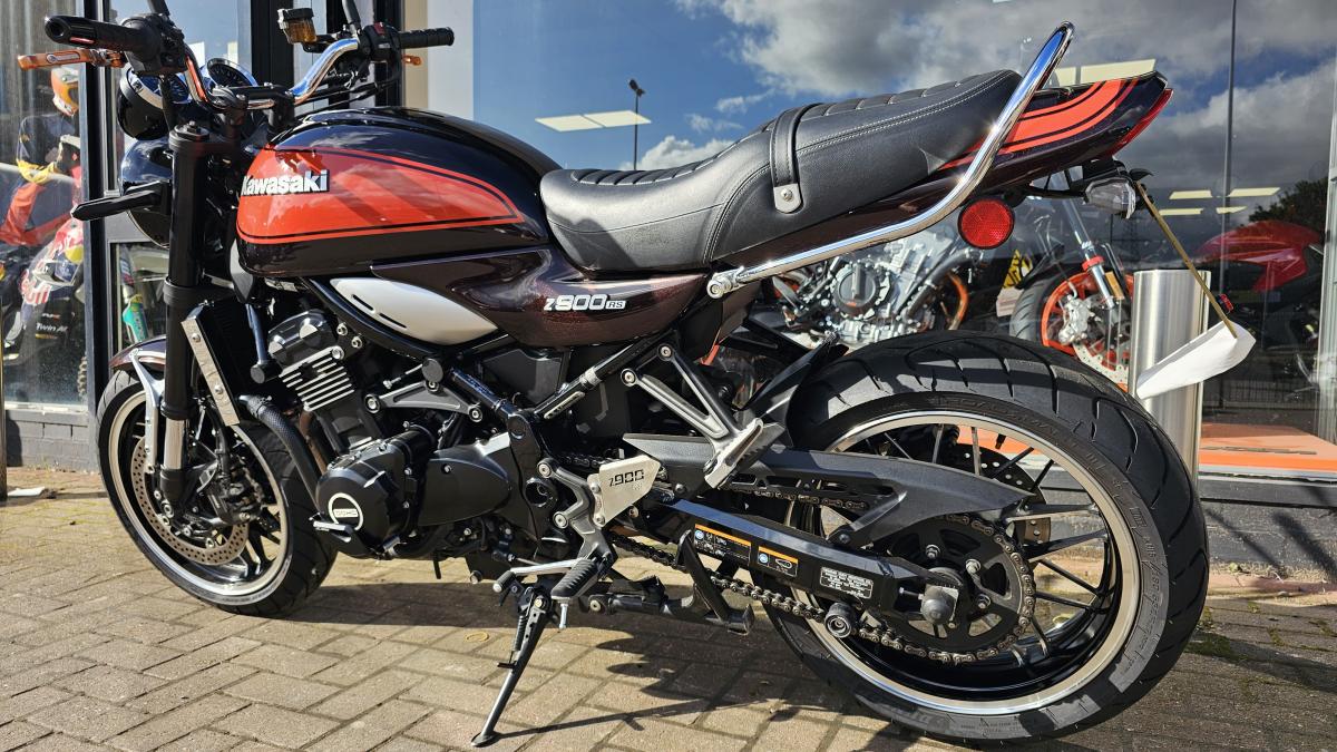 
								KAWASAKI ZR 900 CKFB full									