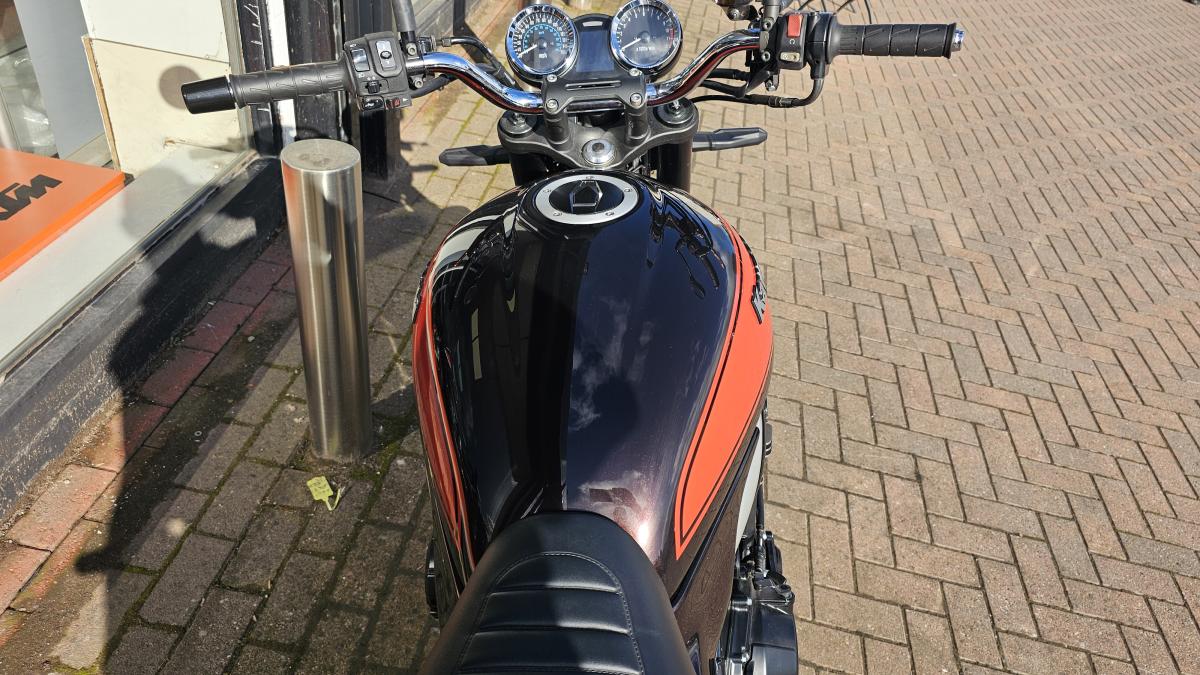 
								KAWASAKI ZR 900 CKFB full									