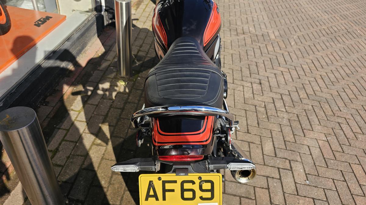 
								KAWASAKI ZR 900 CKFB full									