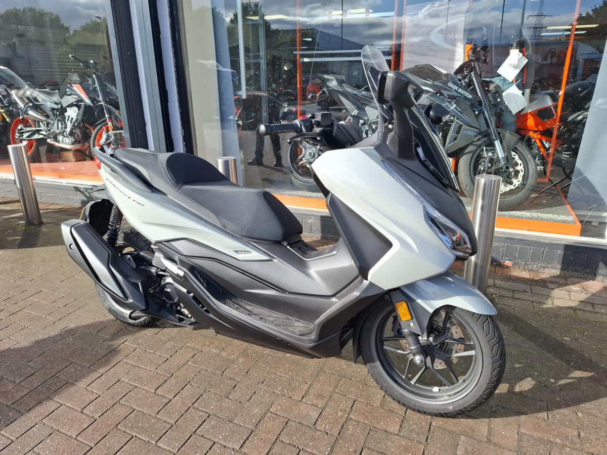 
								HONDA HONDA NSS 350 A-S full									