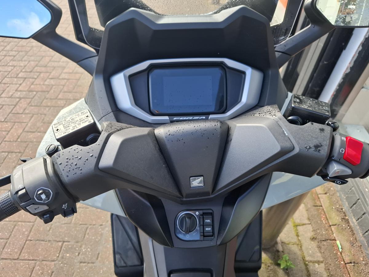 
								HONDA HONDA NSS 350 A-S full									