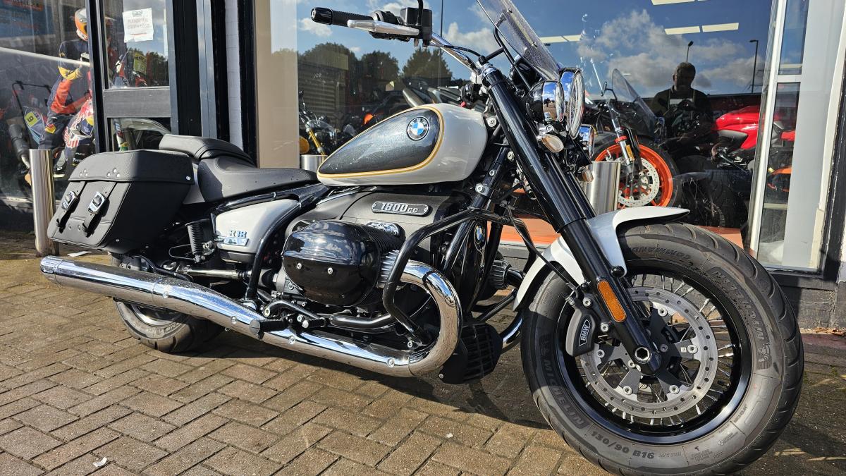 
								BMW R 18 CLASSIC full									