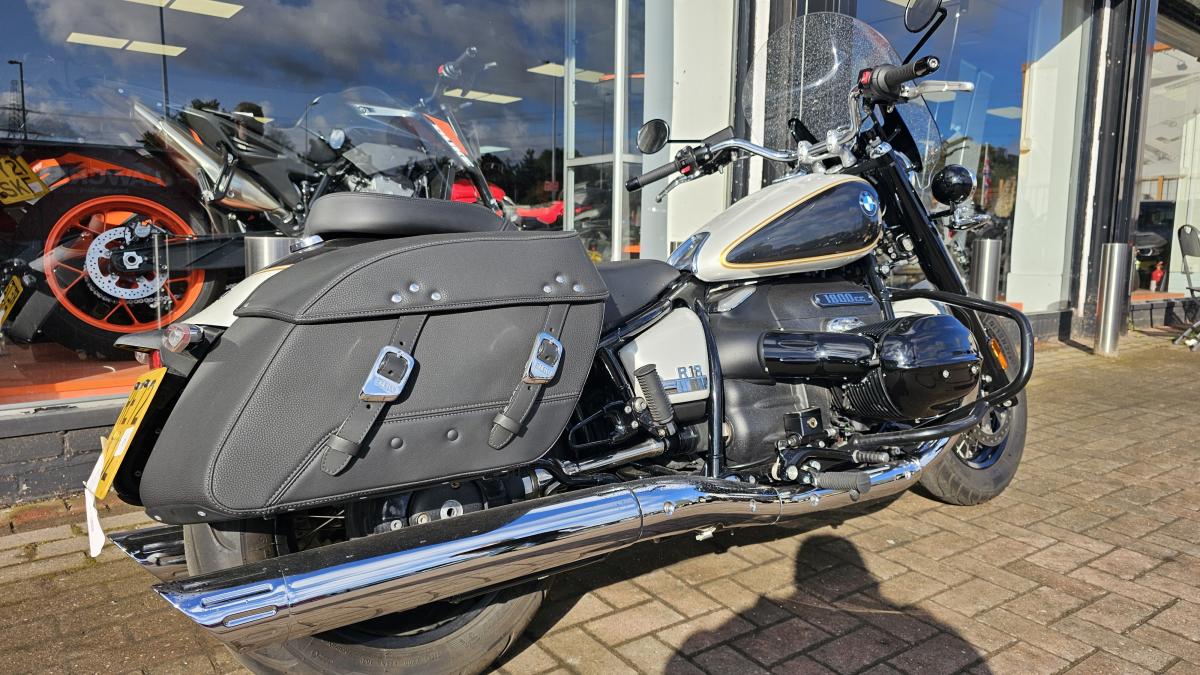 
								BMW R 18 CLASSIC full									