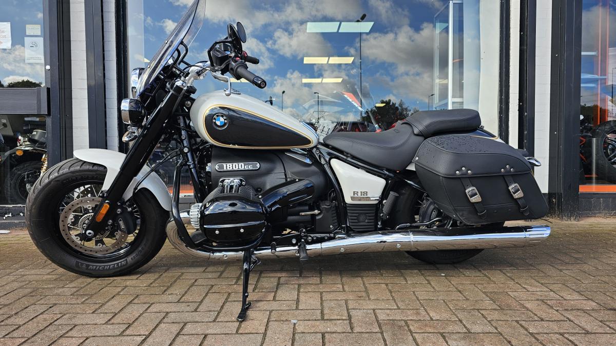 
								BMW R 18 CLASSIC full									