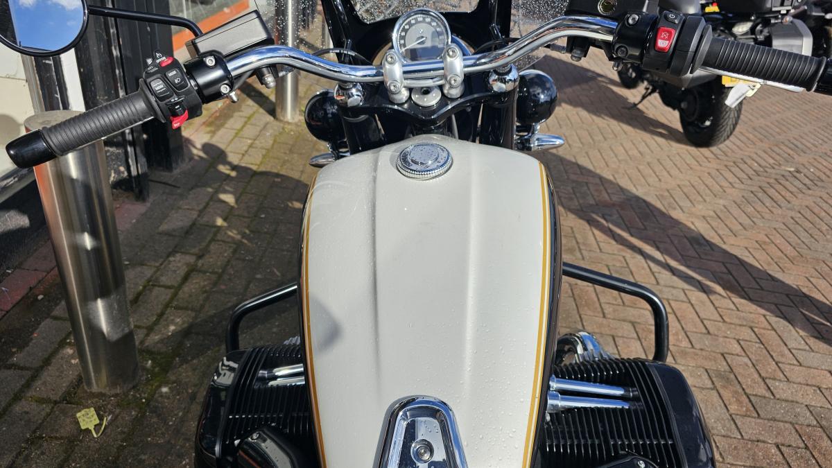 
								BMW R 18 CLASSIC full									