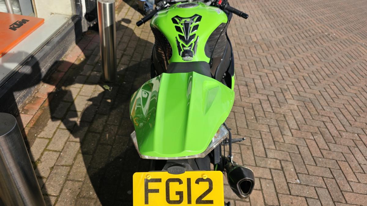 
								KAWASAKI ZX 1000 JCF full									