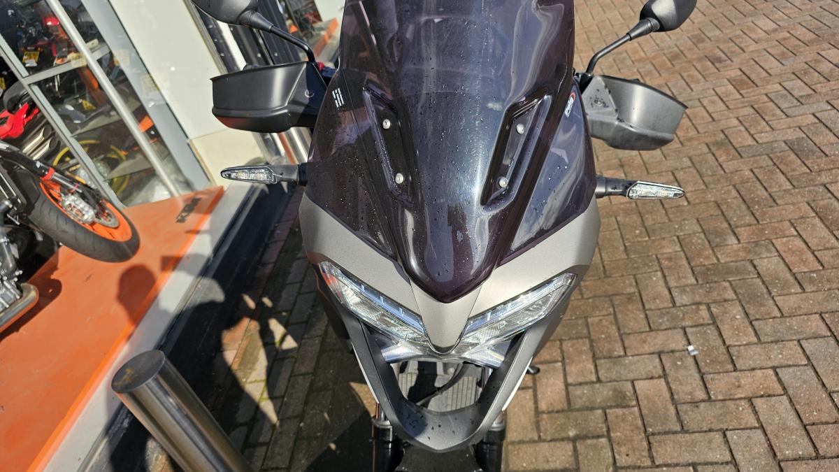 
								HONDA VFR 800 X-F full									