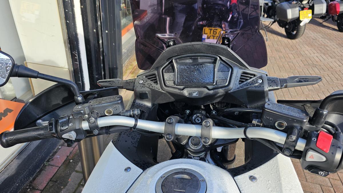 
								HONDA VFR 800 X-F full									