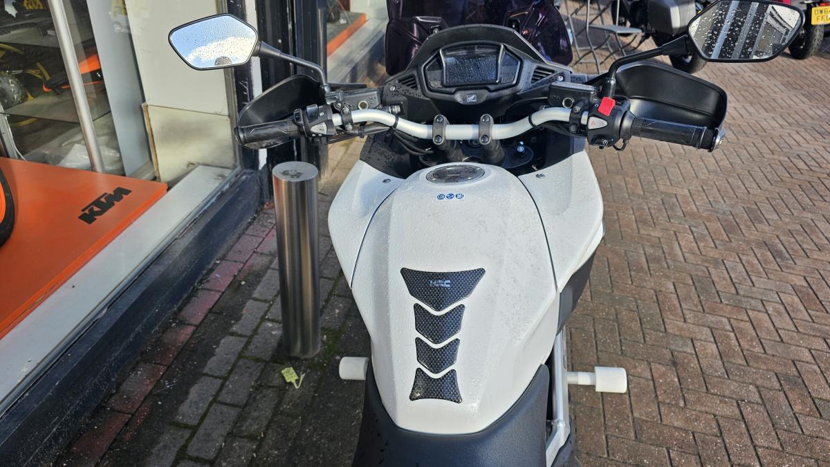 
								HONDA VFR 800 X-F full									
