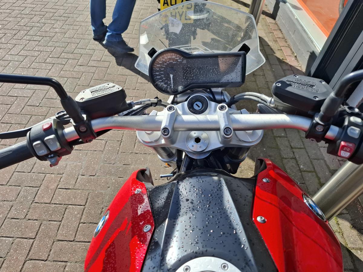 
								Bmw R 1200 R full									