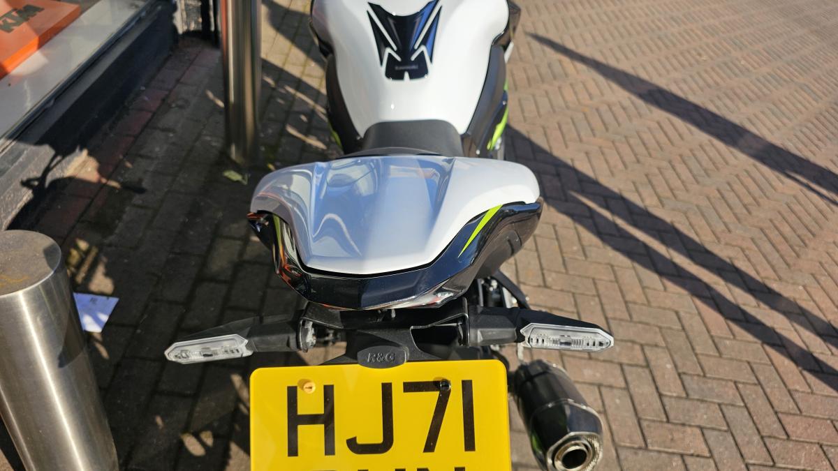 
								KAWASAKI ZR 900 FMF NN full									
