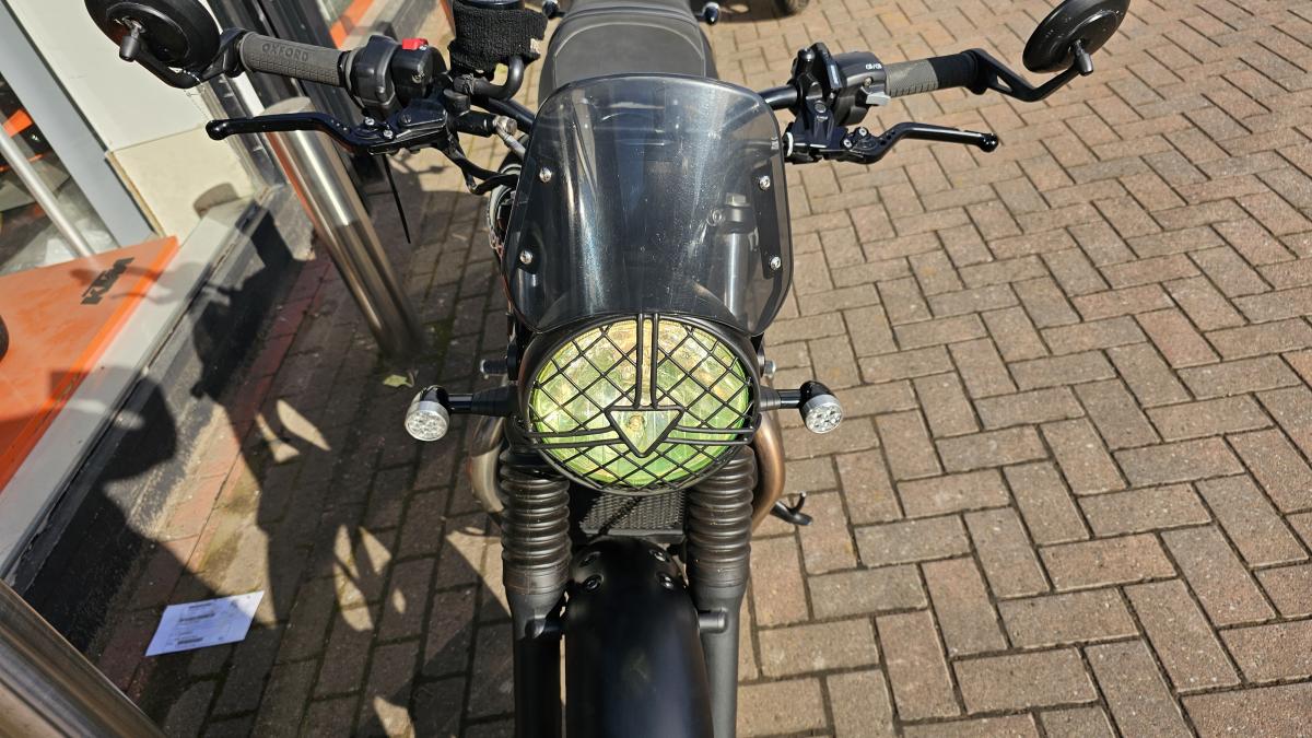
								TRIUMPH BONNEVILLE STREET TWIN full									