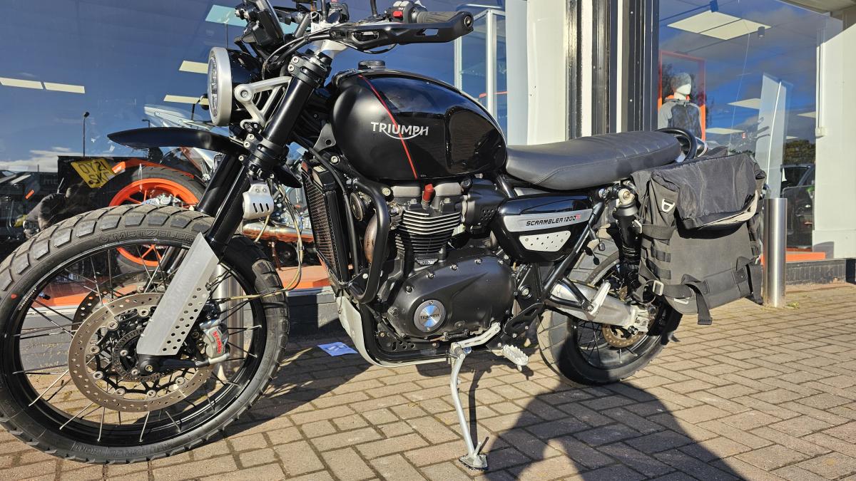 
								TRIUMPH SCRAMBLER 1200 XC full									