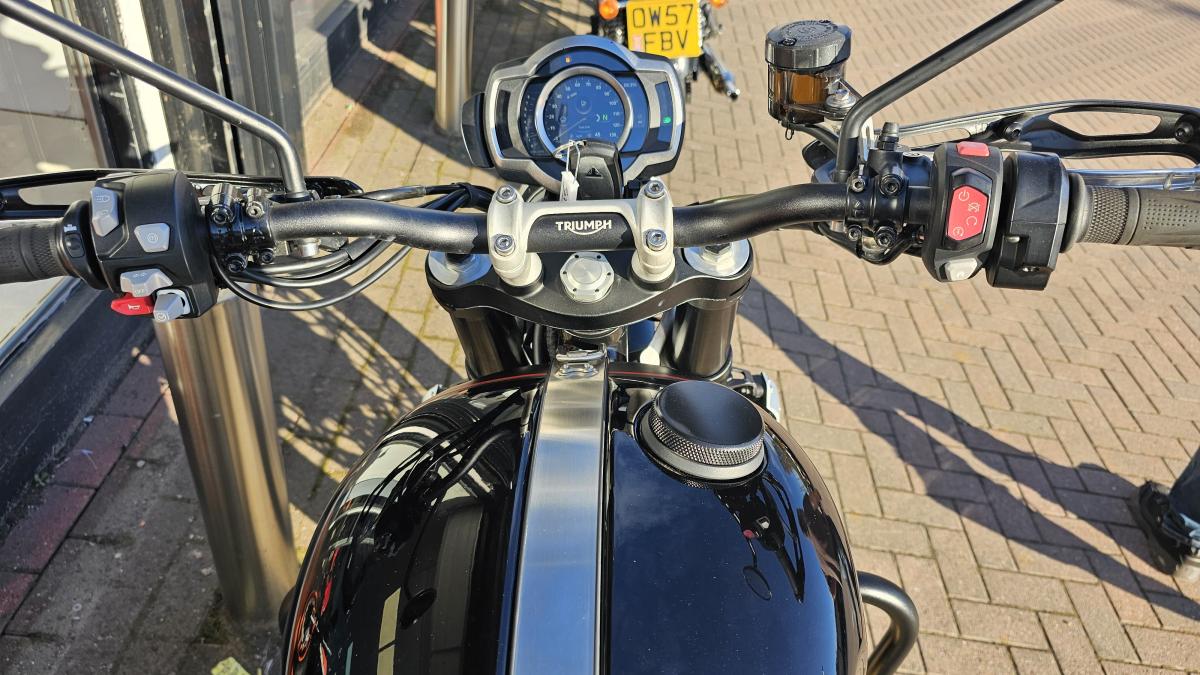 
								TRIUMPH SCRAMBLER 1200 XC full									