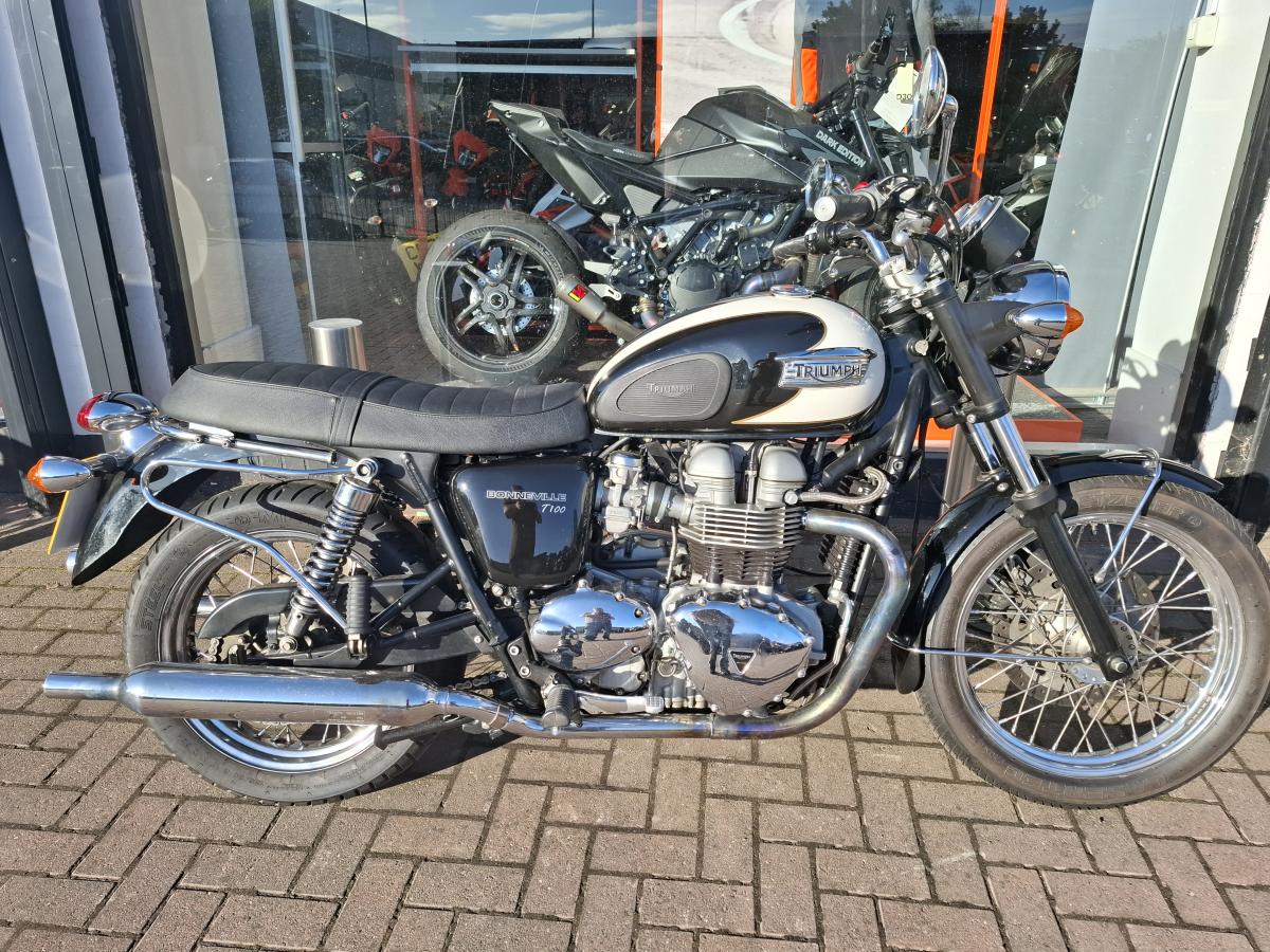 TRIUMPH BONNEVILLE T 100 (865)