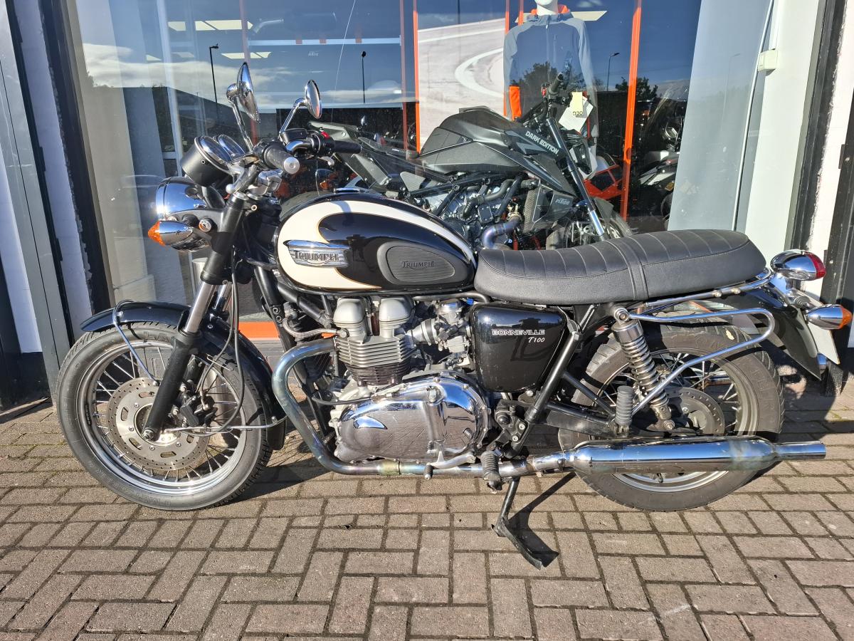 TRIUMPH BONNEVILLE T 100 (865)