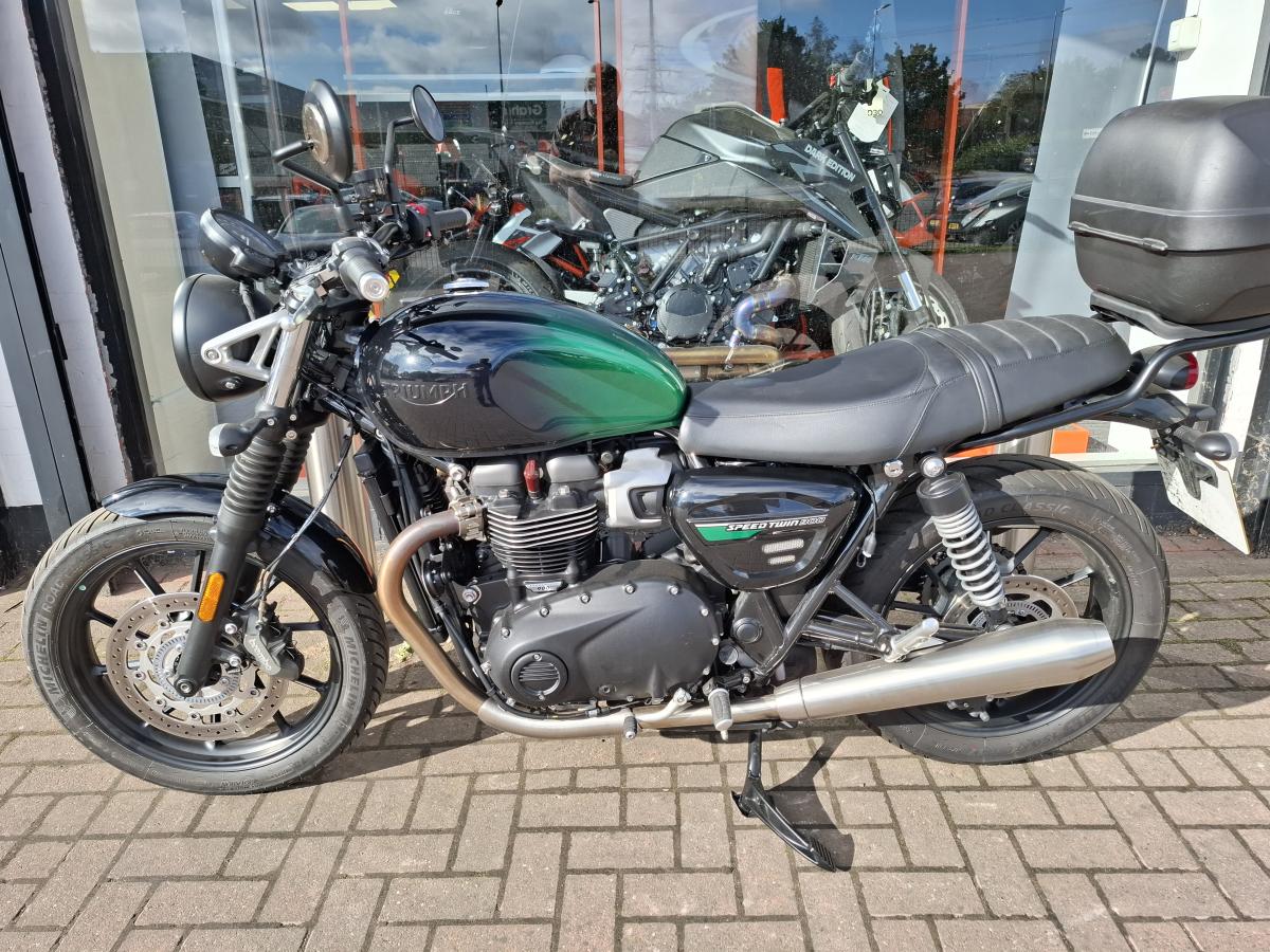 
								triumph SPEED TWIN 900 full									