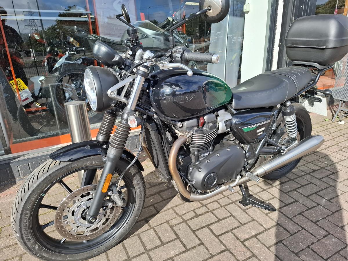 
								triumph SPEED TWIN 900 full									