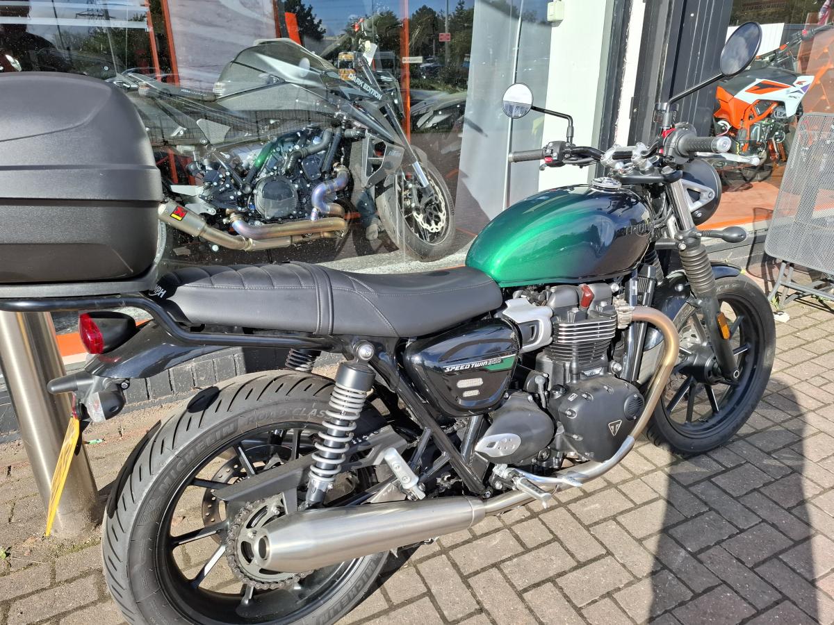 
								triumph SPEED TWIN 900 full									