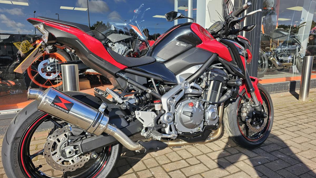 
								KAWASAKI ZR 900 BJF full									