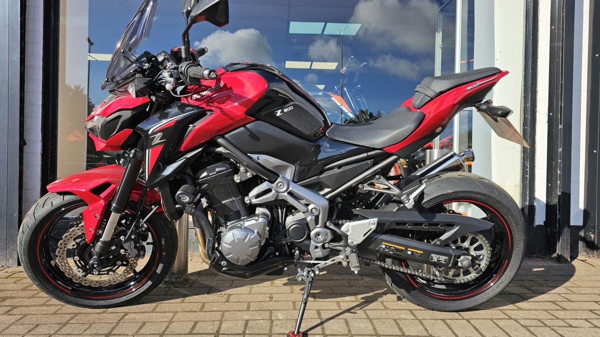 
								KAWASAKI ZR 900 BJF full									