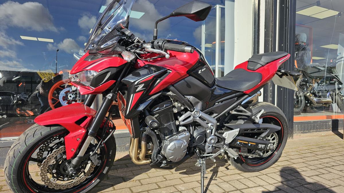 
								KAWASAKI ZR 900 BJF full									