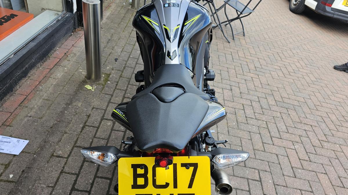 
								Kawasaki ZR 1000 JHF R EDITION full									