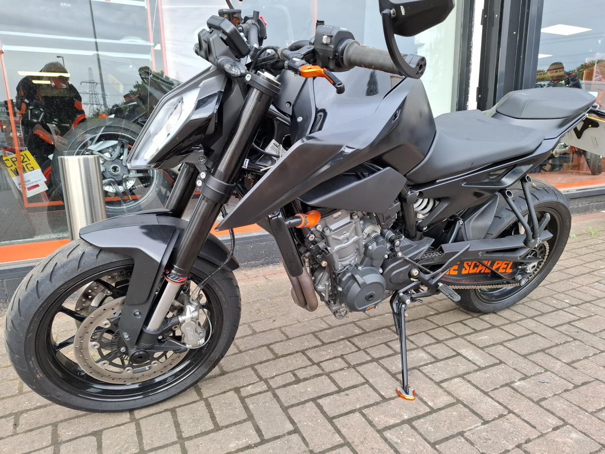 
								KTM 790 DUKE 18 full									