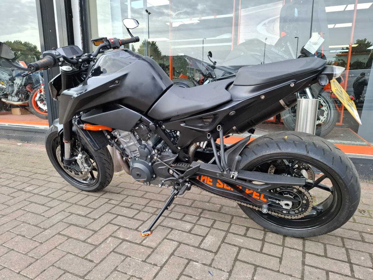 
								KTM 790 DUKE 18 full									