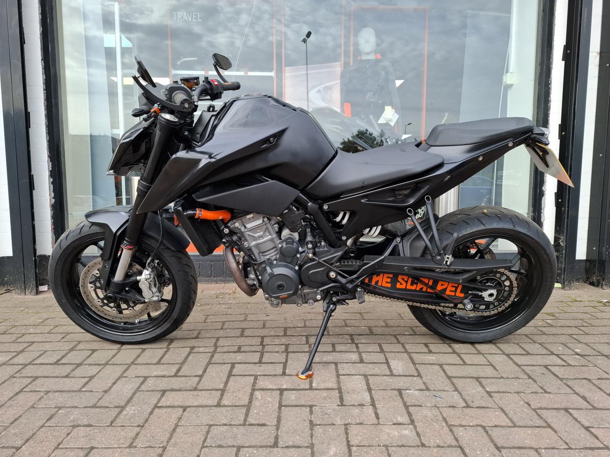 
								KTM 790 DUKE 18 full									