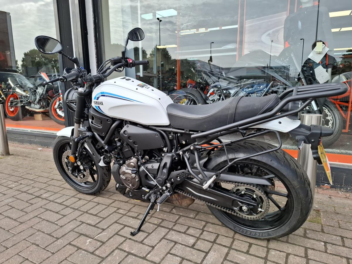 
								YAMAHA XSR 700 (MTM690) full									