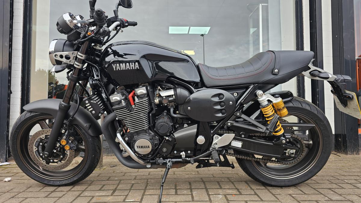 YAMAHA XJR 1300