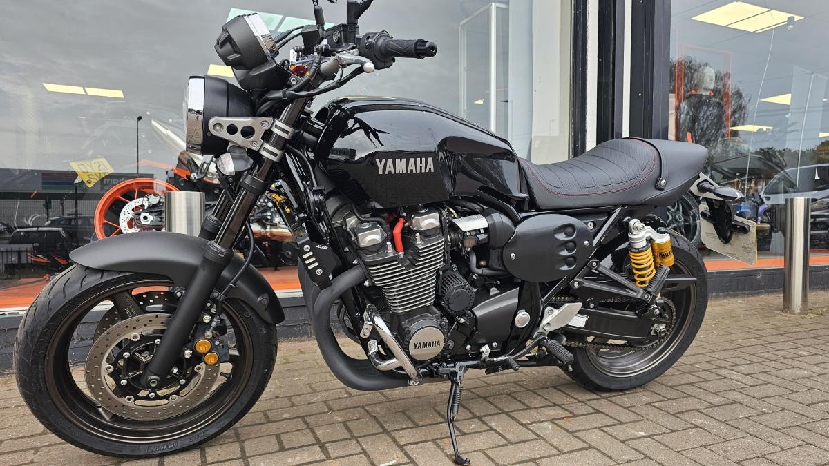 YAMAHA XJR 1300