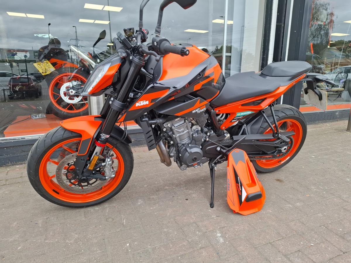 KTM 890 DUKE GP