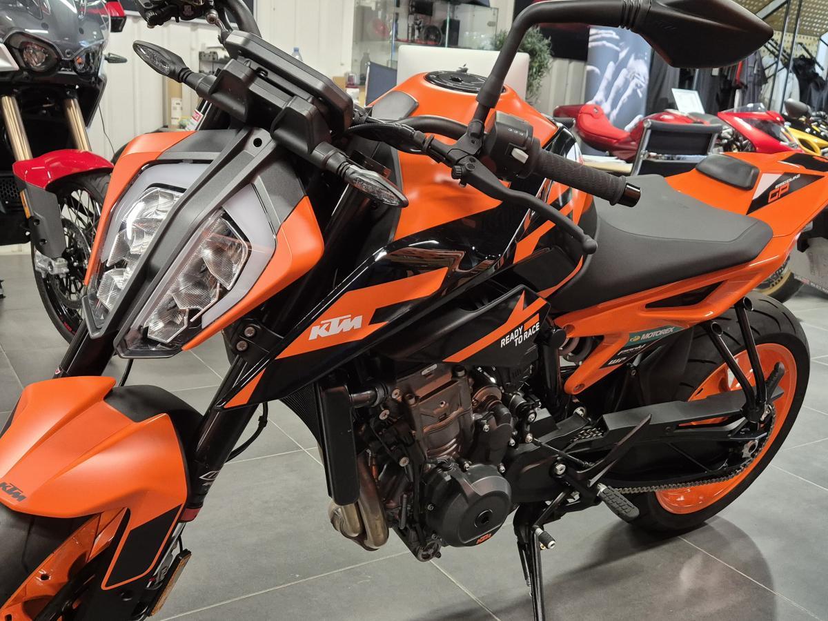 
								KTM 890 DUKE GP full									