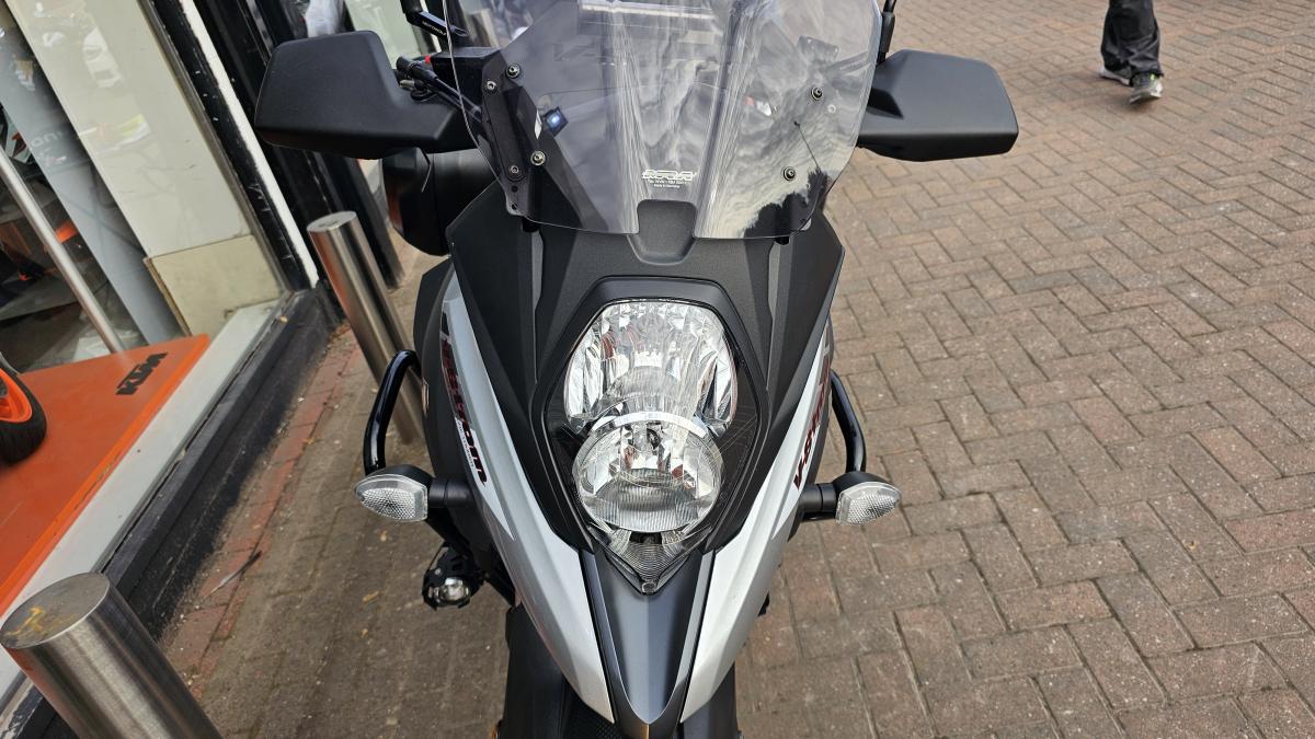 
								SUZUKI DL 650 X AL7 full									